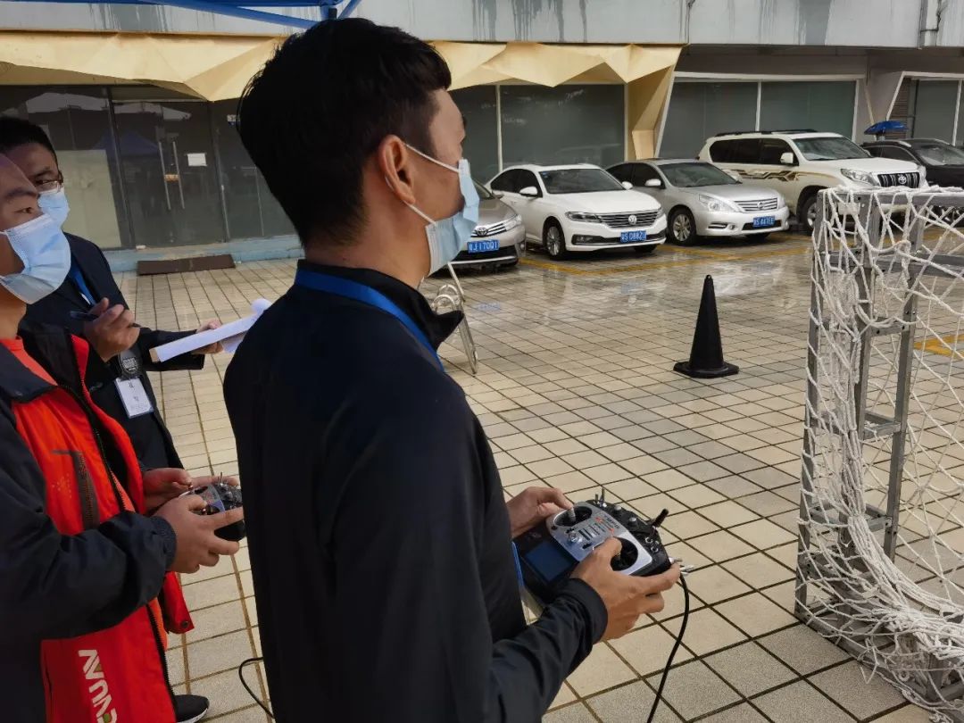 CA88���˻��ɿ�ʦ�������ڷɣ�