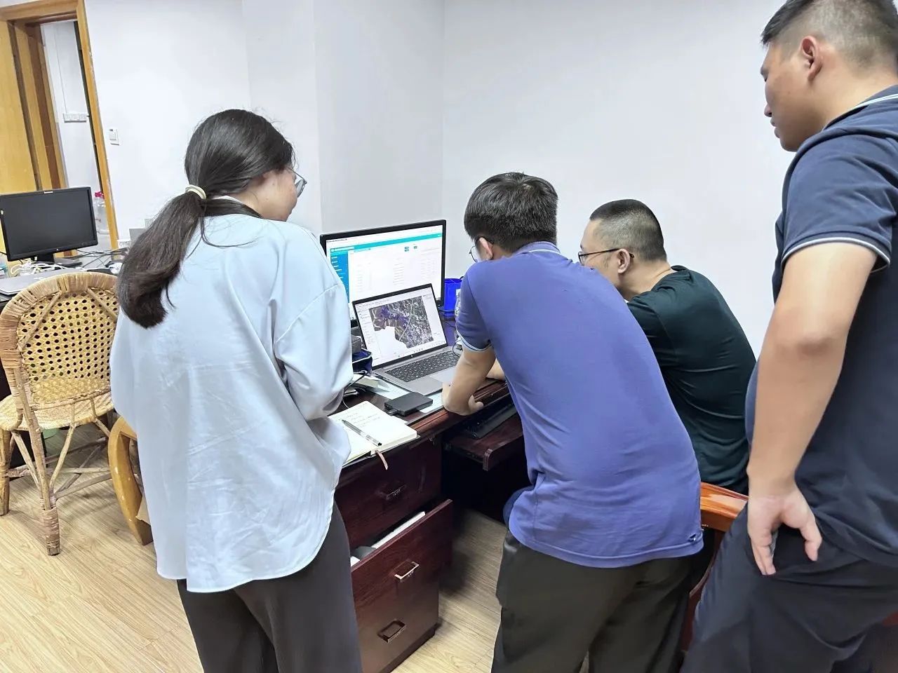 ��Ȼ��ԴȷȨ�������ɳ�����չ�Ľ�����ʯ